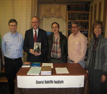 Maimonides alumni join the Institute in commemorating the third yahrzeit of Rabbi Wohlgemuth, zt"l.